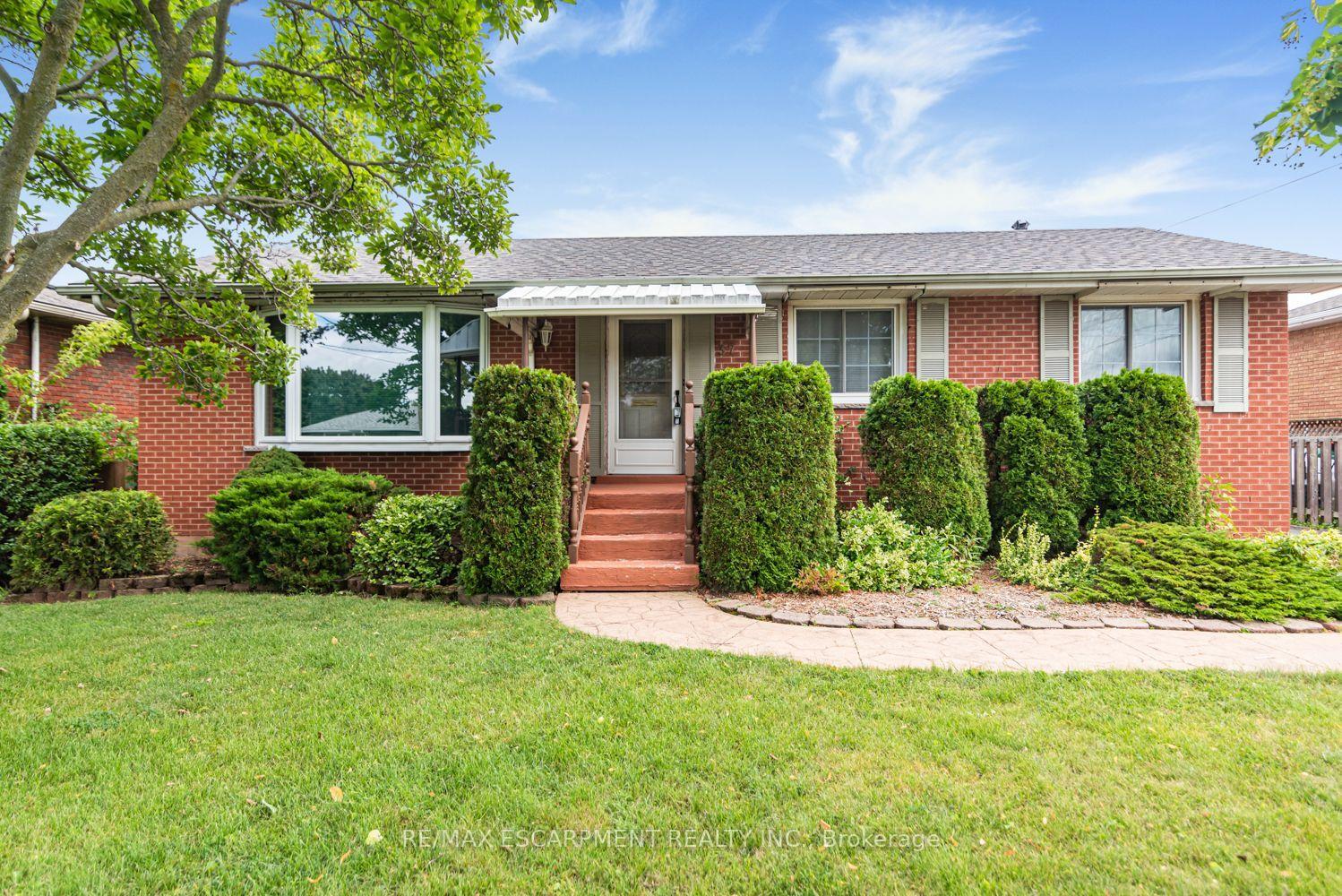 Photo 6 of 37 Lorne Avenue, Grimsby, Grimsby Beach — HOMEH