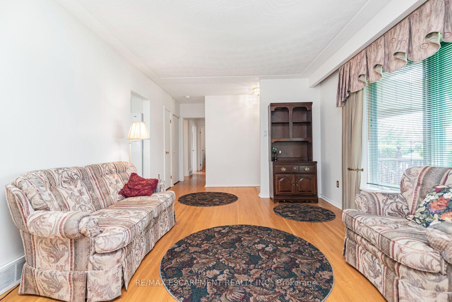 Photo 7 of 37 Lorne Avenue, Grimsby, Grimsby Beach — HOMEH