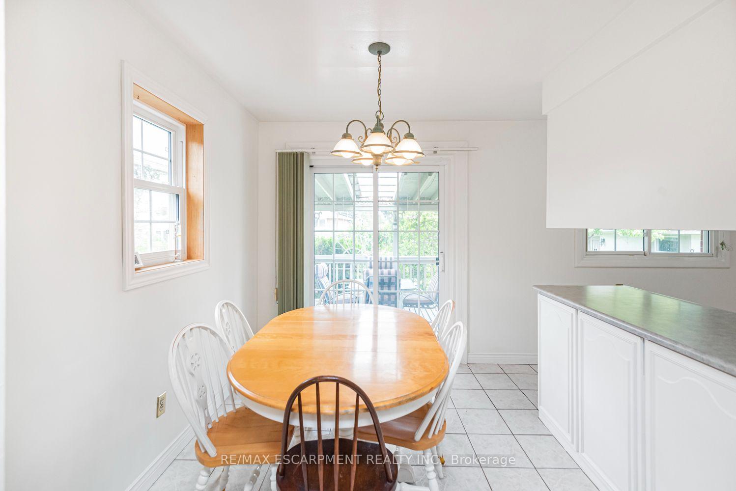 Photo 10 of 37 Lorne Avenue, Grimsby, Grimsby Beach — HOMEH