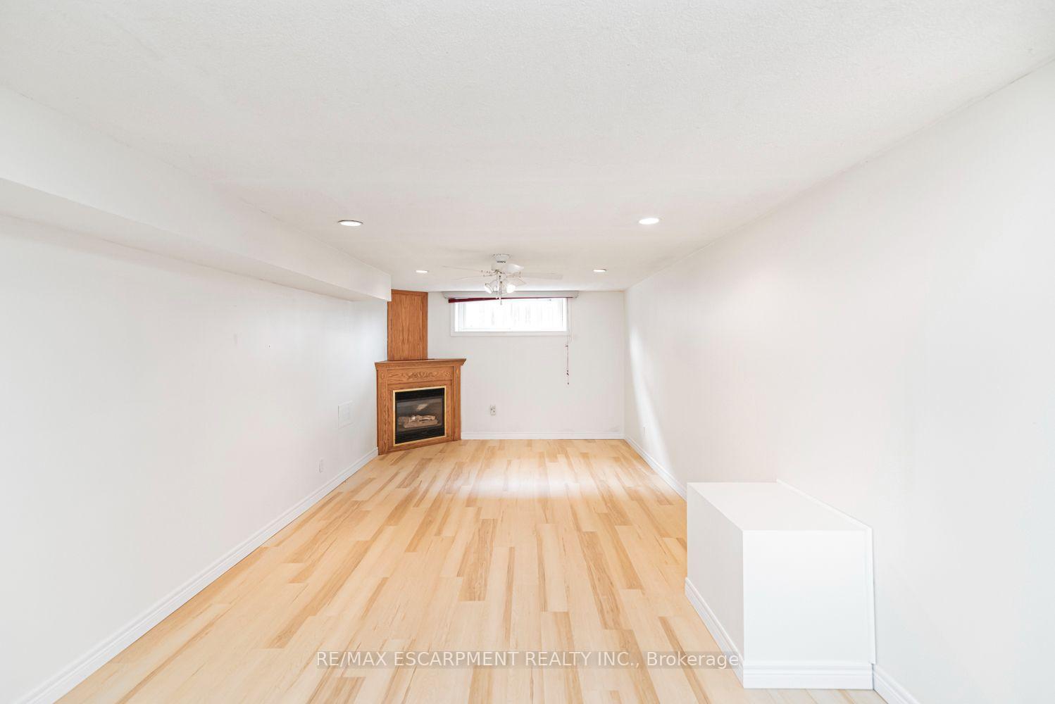 Photo 16 of 37 Lorne Avenue, Grimsby, Grimsby Beach — HOMEH