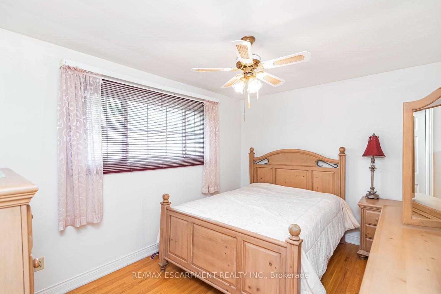 Photo 17 of 37 Lorne Avenue, Grimsby, Grimsby Beach — HOMEH