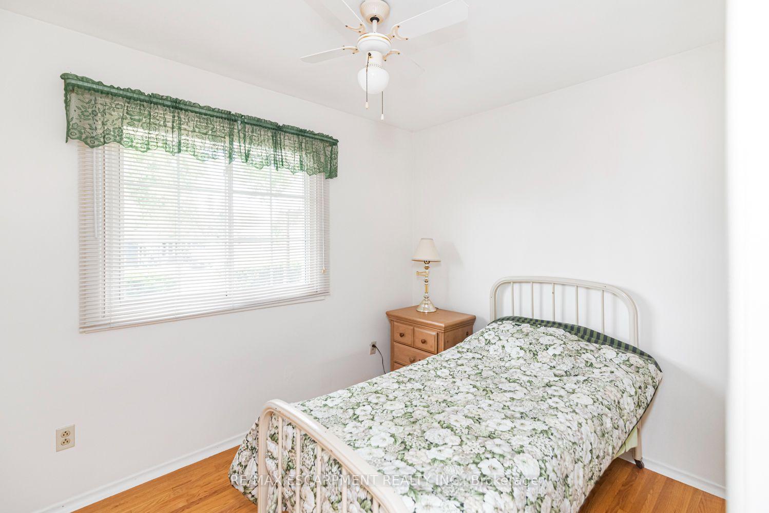 Photo 19 of 37 Lorne Avenue, Grimsby, Grimsby Beach — HOMEH