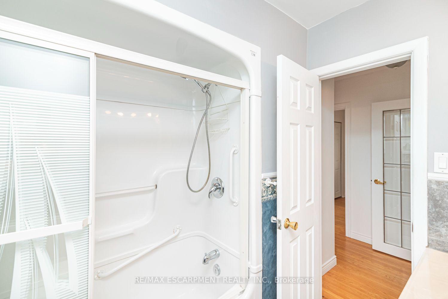 Photo 20 of 37 Lorne Avenue, Grimsby, Grimsby Beach — HOMEH