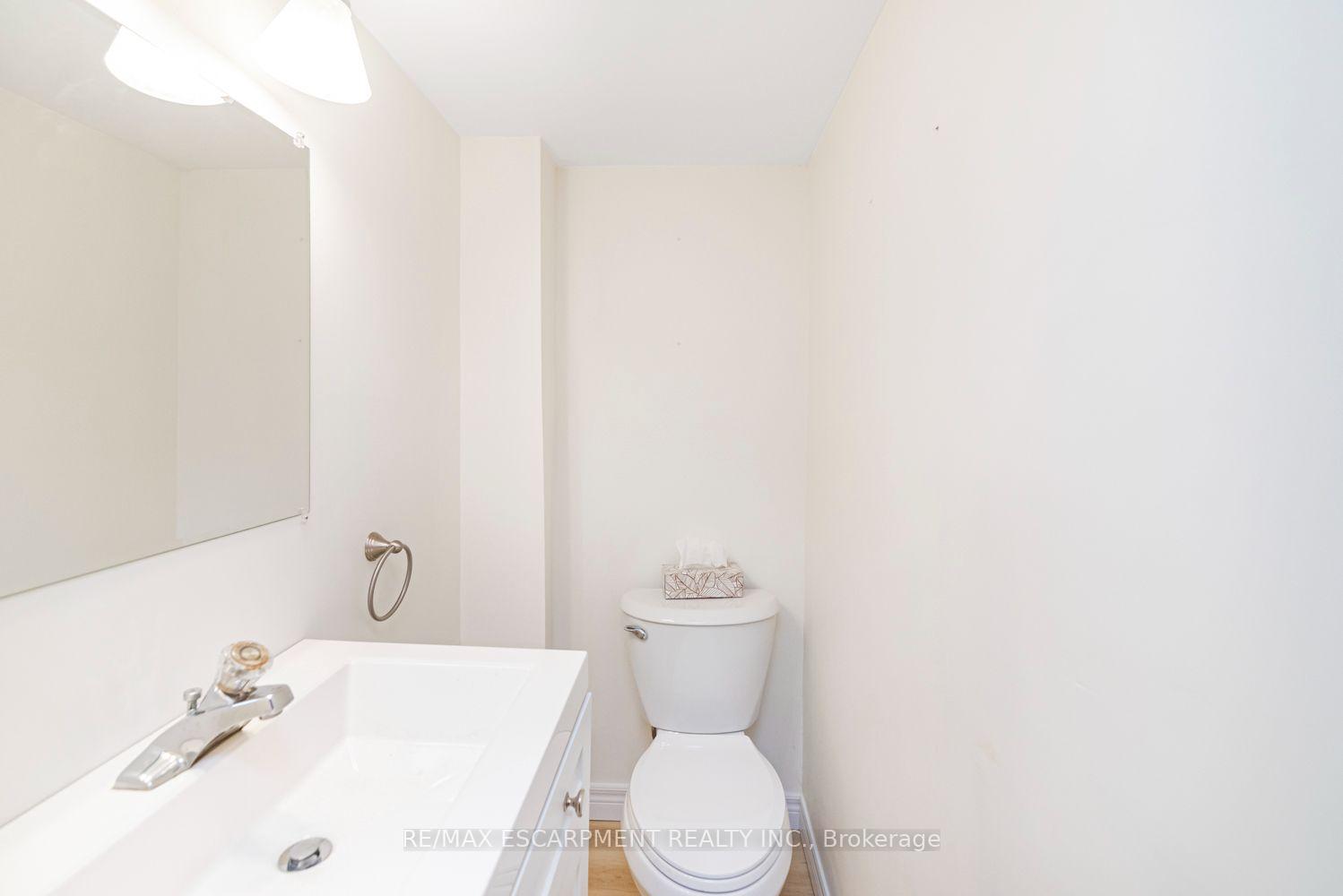 Photo 22 of 37 Lorne Avenue, Grimsby, Grimsby Beach — HOMEH