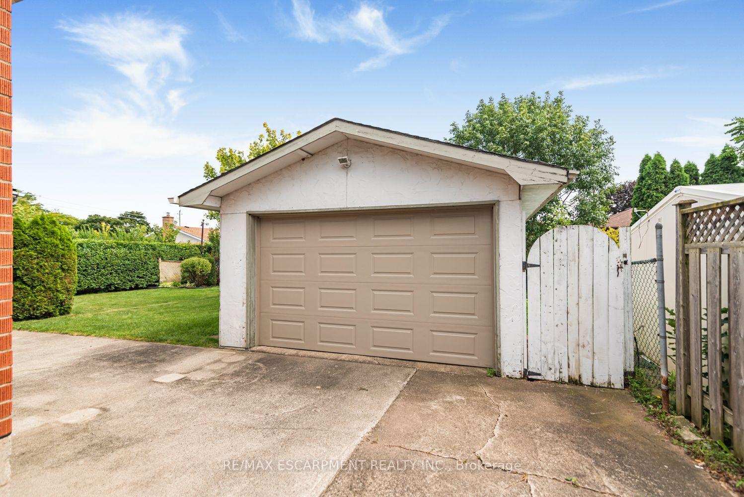 Photo 27 of 37 Lorne Avenue, Grimsby, Grimsby Beach — HOMEH