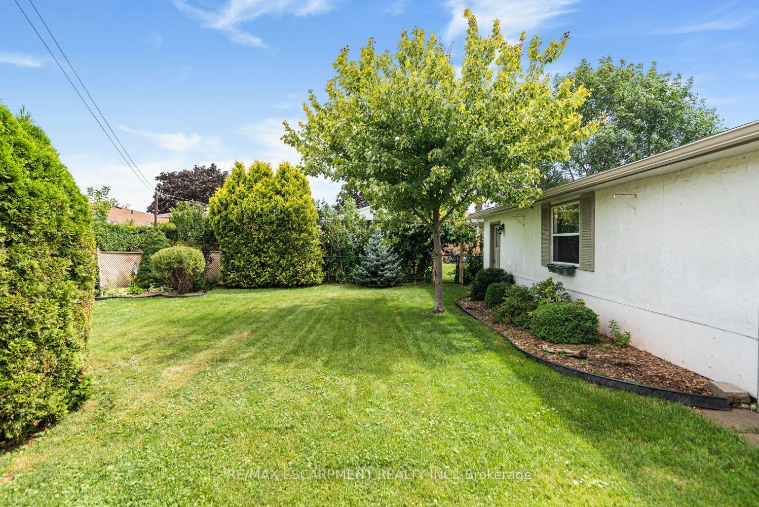 Photo 32 of 37 Lorne Avenue, Grimsby, Grimsby Beach — HOMEH