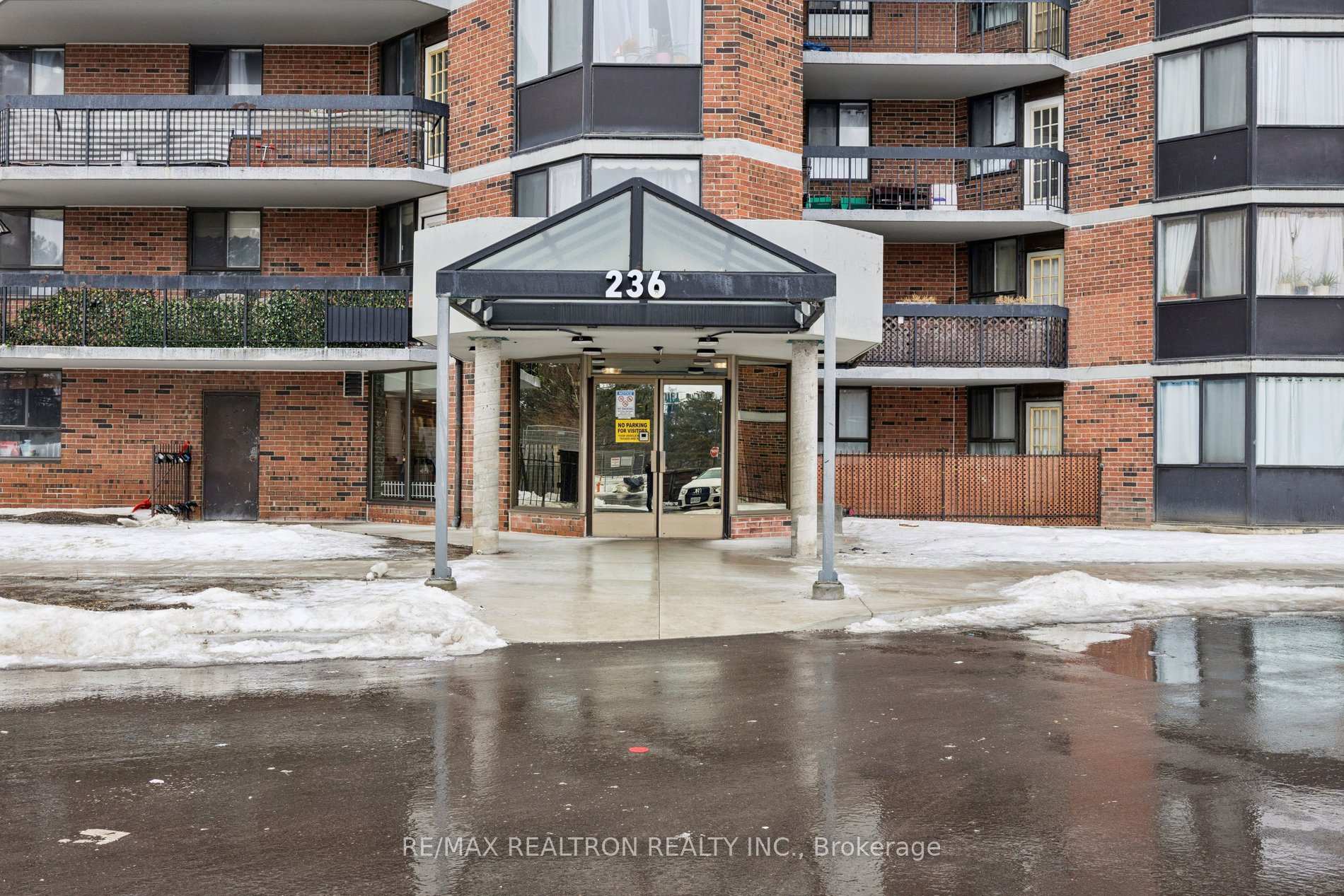 Photo 3 of Unit 903, 236 Albion Road, Etobicoke, Elms-Old Rexdale — HOMEH