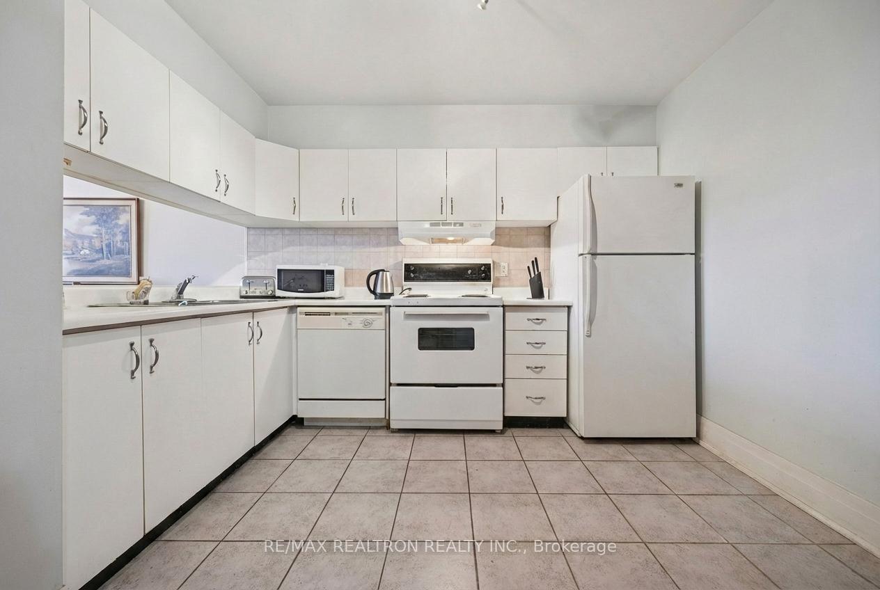 Photo 6 of Unit 903, 236 Albion Road, Etobicoke, Elms-Old Rexdale — HOMEH
