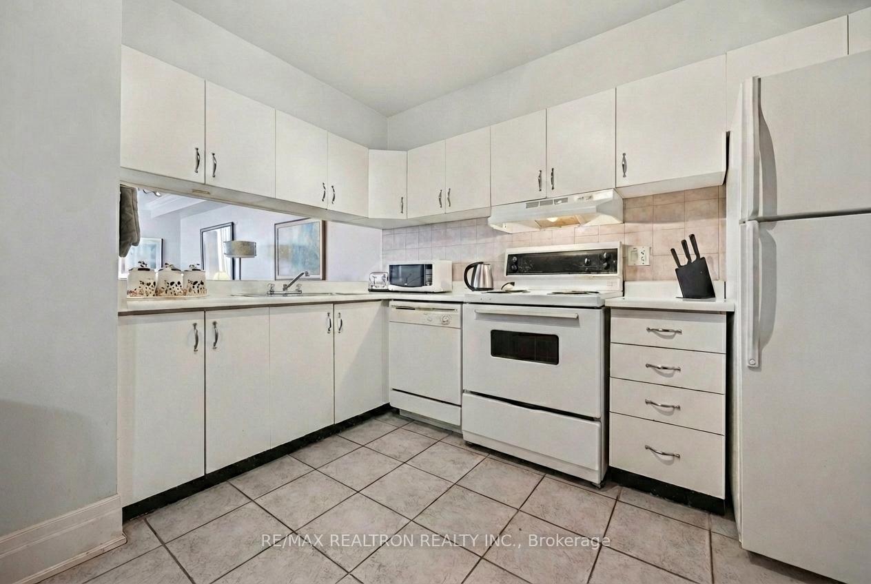 Photo 7 of Unit 903, 236 Albion Road, Etobicoke, Elms-Old Rexdale — HOMEH