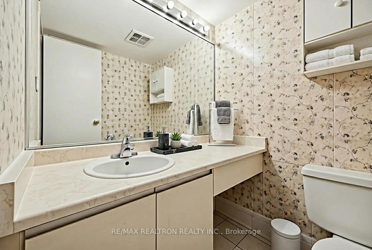 Photo 10 of Unit 903, 236 Albion Road, Etobicoke, Elms-Old Rexdale — HOMEH