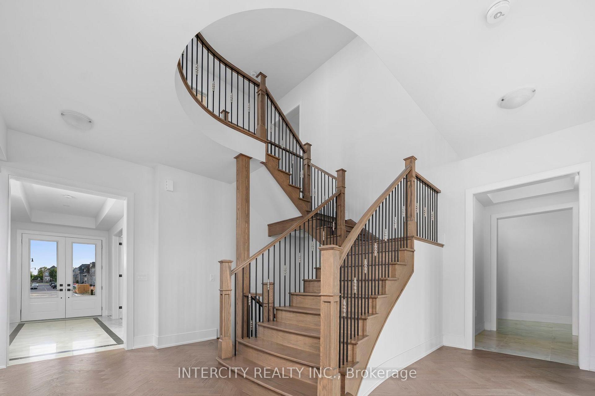 Photo 12 of 20 Gold Bottom Crescent, Brampton, Toronto Gore Rural Estate — HOMEH