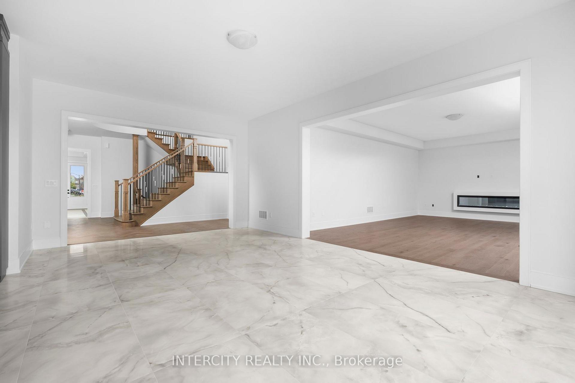 Photo 14 of 20 Gold Bottom Crescent, Brampton, Toronto Gore Rural Estate — HOMEH