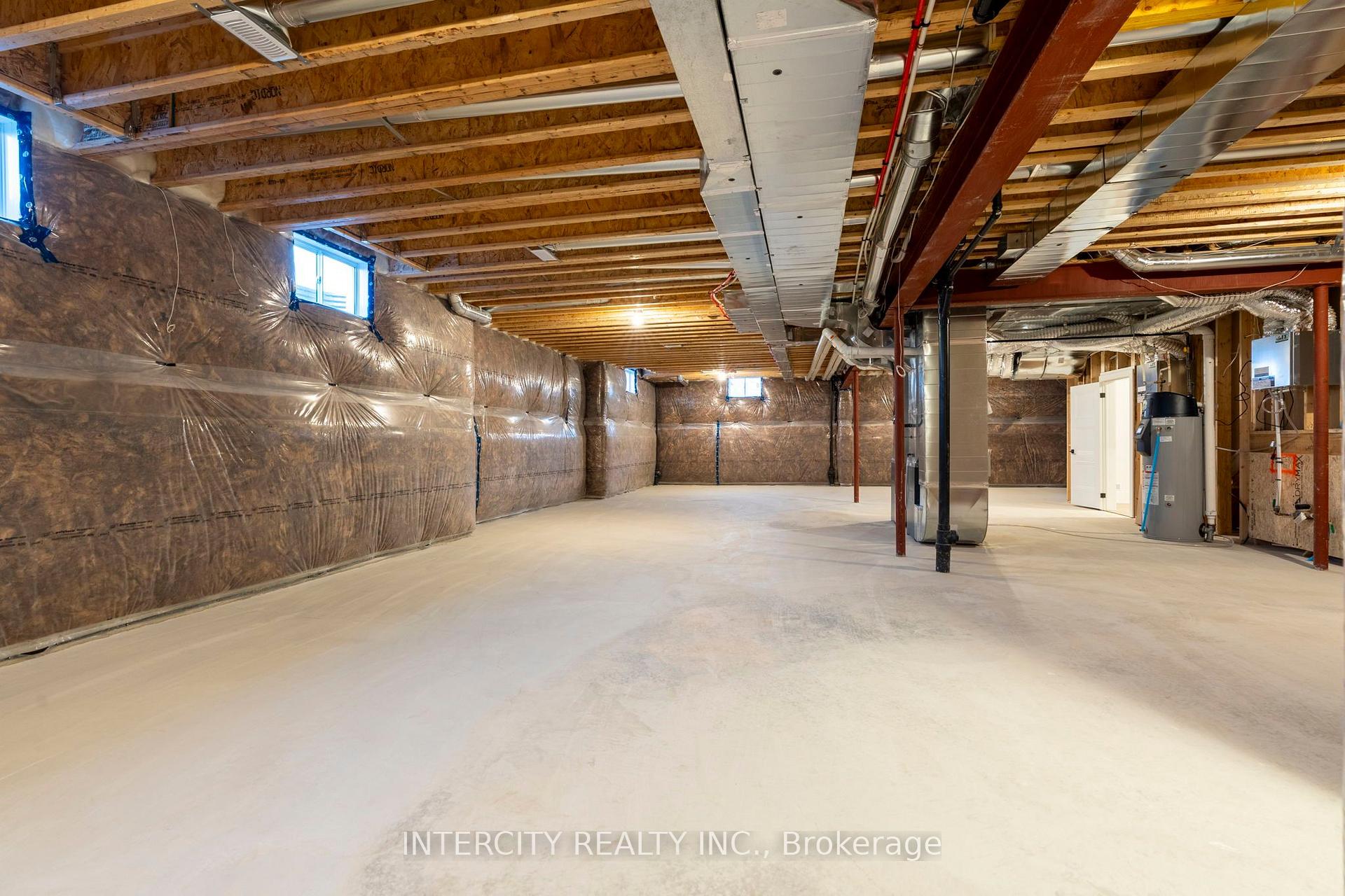 Photo 48 of 20 Gold Bottom Crescent, Brampton, Toronto Gore Rural Estate — HOMEH
