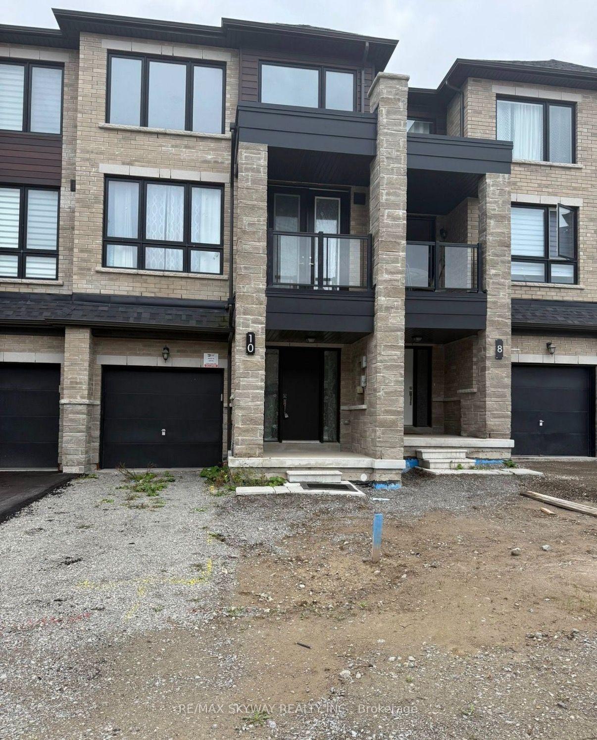 Photo 2 of 10 Blue Forest Crescent, Barrie, Innis-Shore — HOMEH