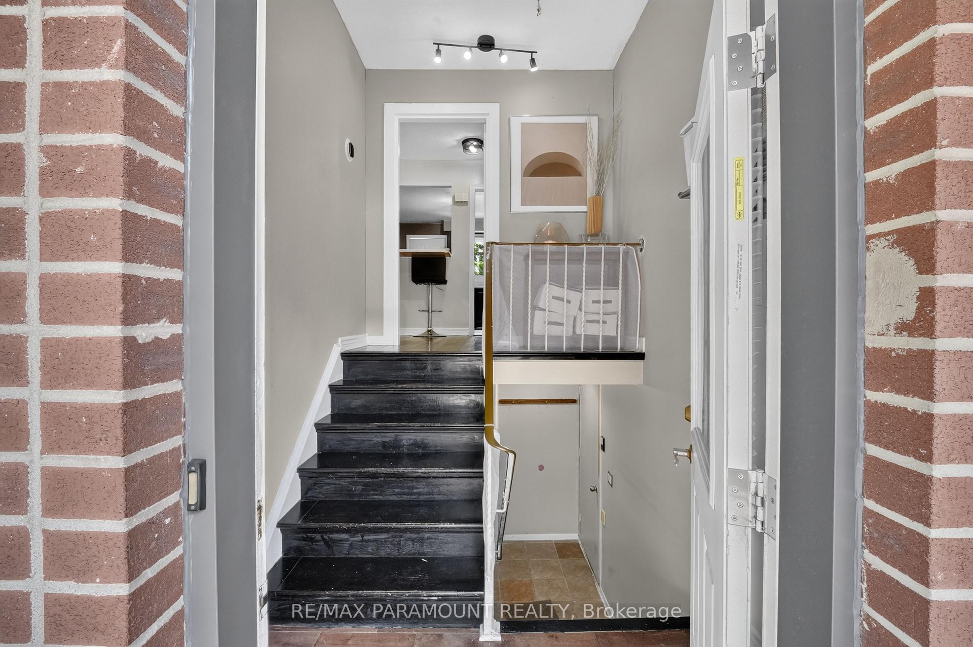 Photo 10 of 226 Rutherford Road N, Brampton, Madoc — HOMEH