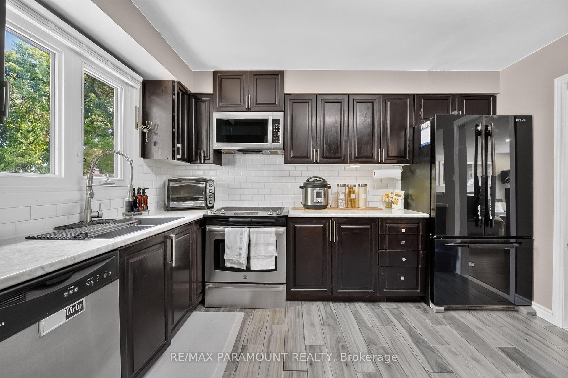 Photo 19 of 226 Rutherford Road N, Brampton, Madoc — HOMEH