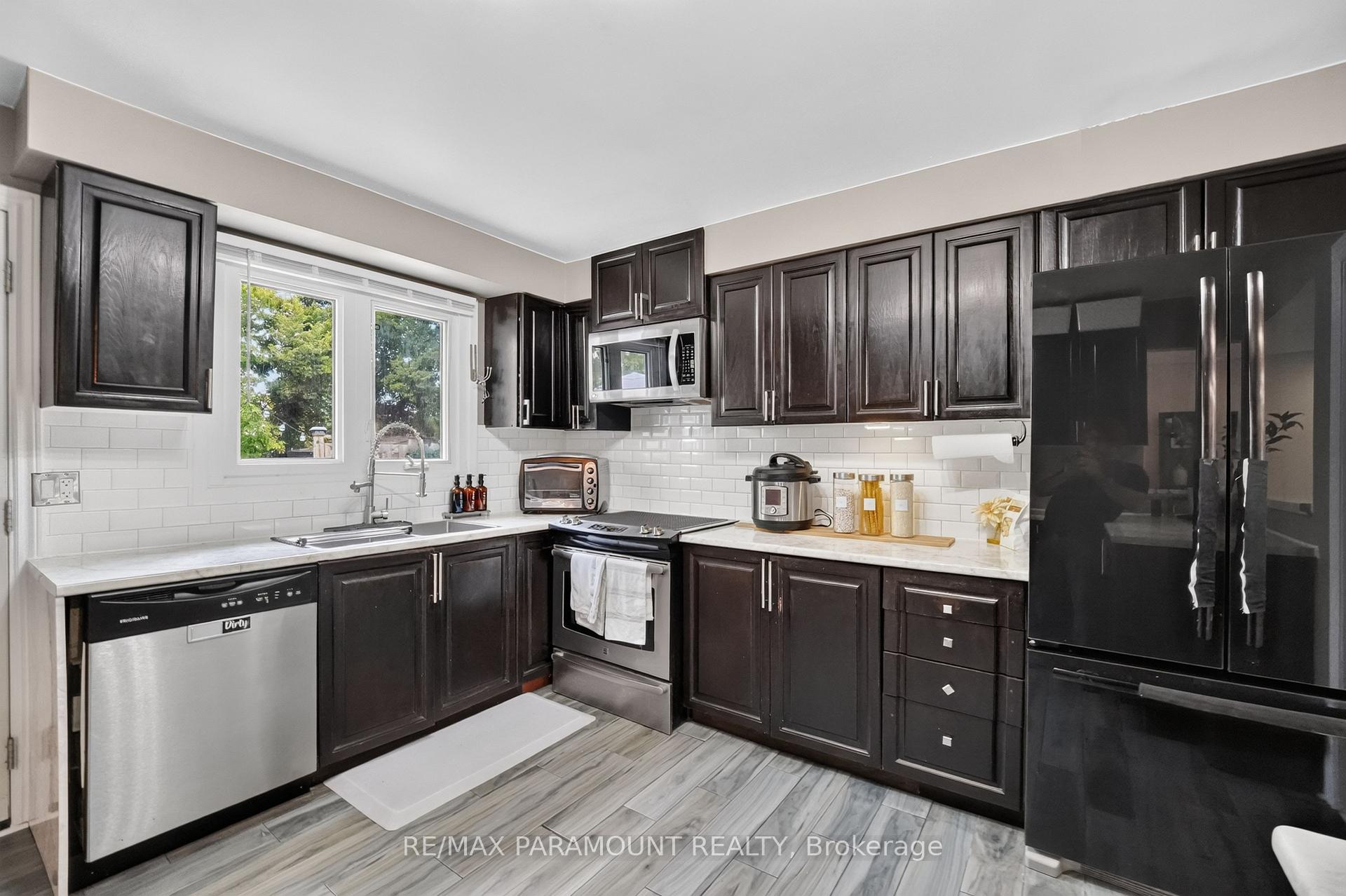 Photo 21 of 226 Rutherford Road N, Brampton, Madoc — HOMEH