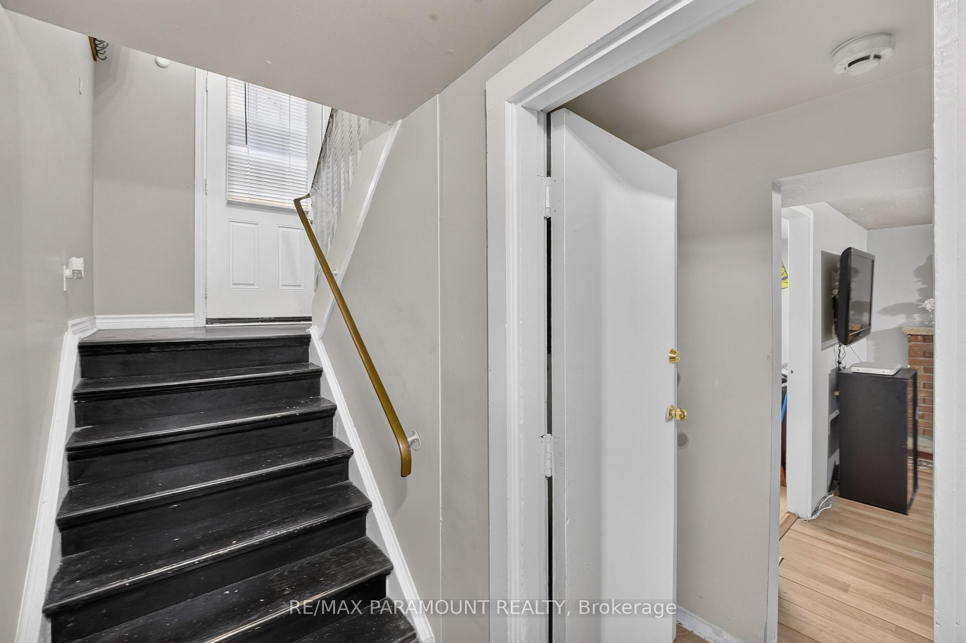 Photo 30 of 226 Rutherford Road N, Brampton, Madoc — HOMEH