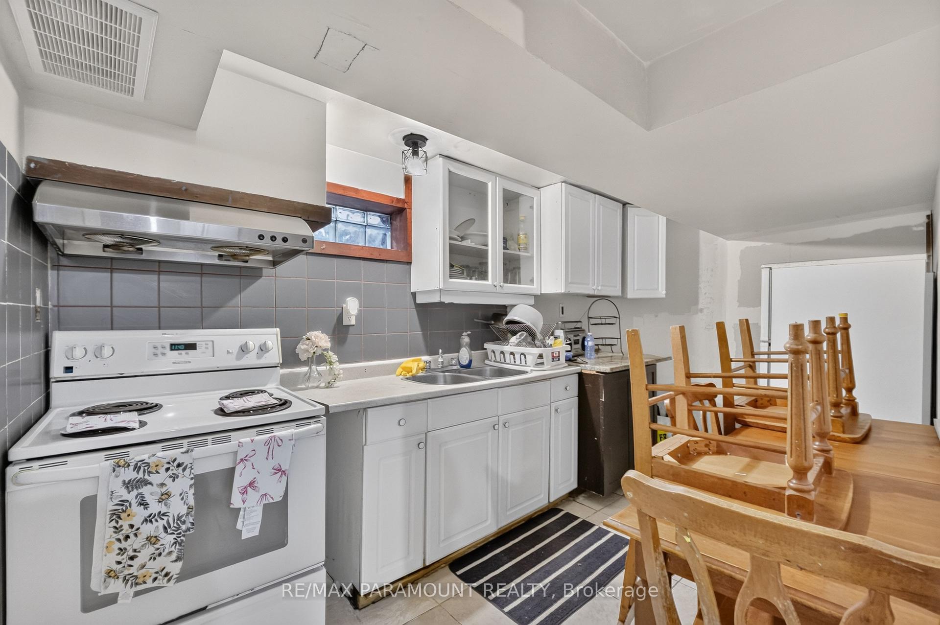 Photo 35 of 226 Rutherford Road N, Brampton, Madoc — HOMEH