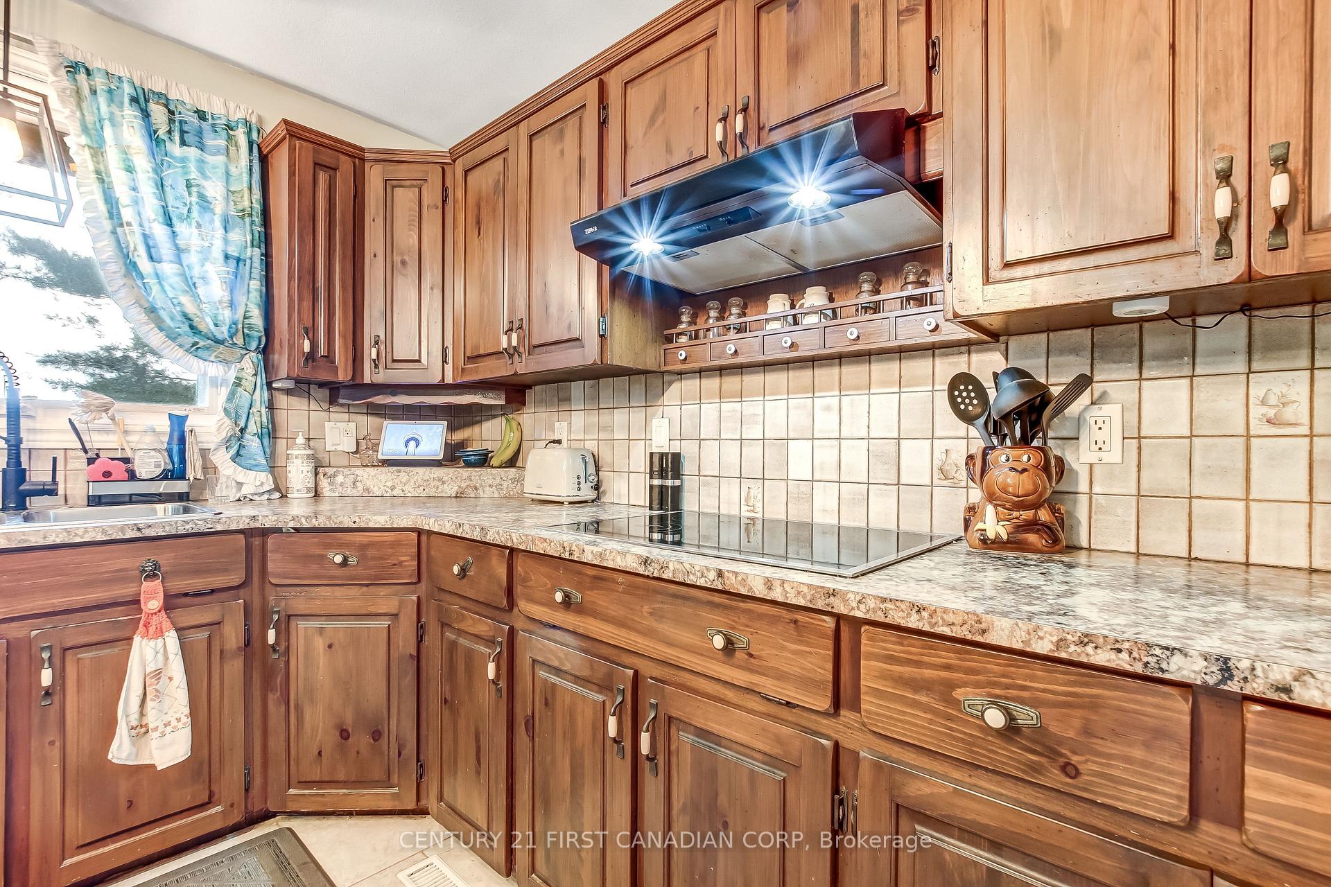 Photo 8 of 6892 Century Drive, Strathroy-Caradoc, Rural Strathroy-Caradoc — HOMEH