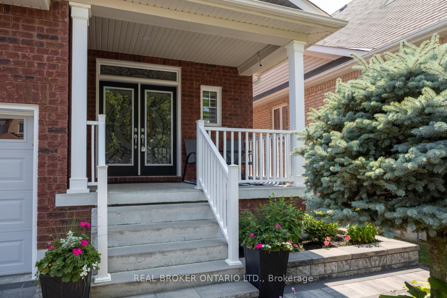 Photo 4 of 94 Sumersford Drive, Clarington, Bowmanville — HOMEH