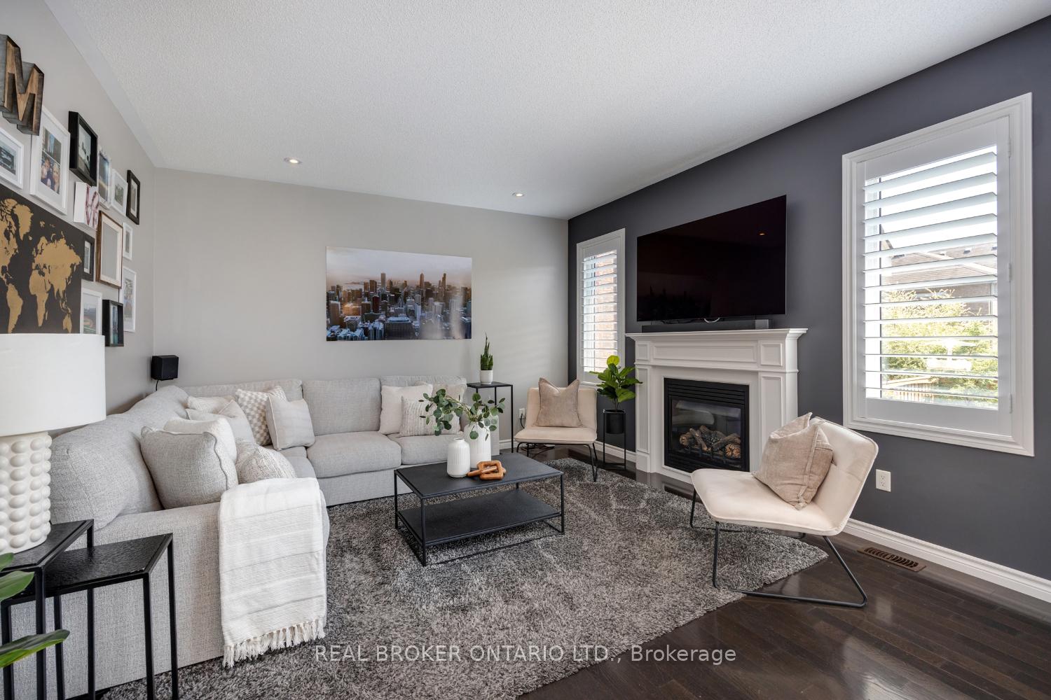 Photo 8 of 94 Sumersford Drive, Clarington, Bowmanville — HOMEH
