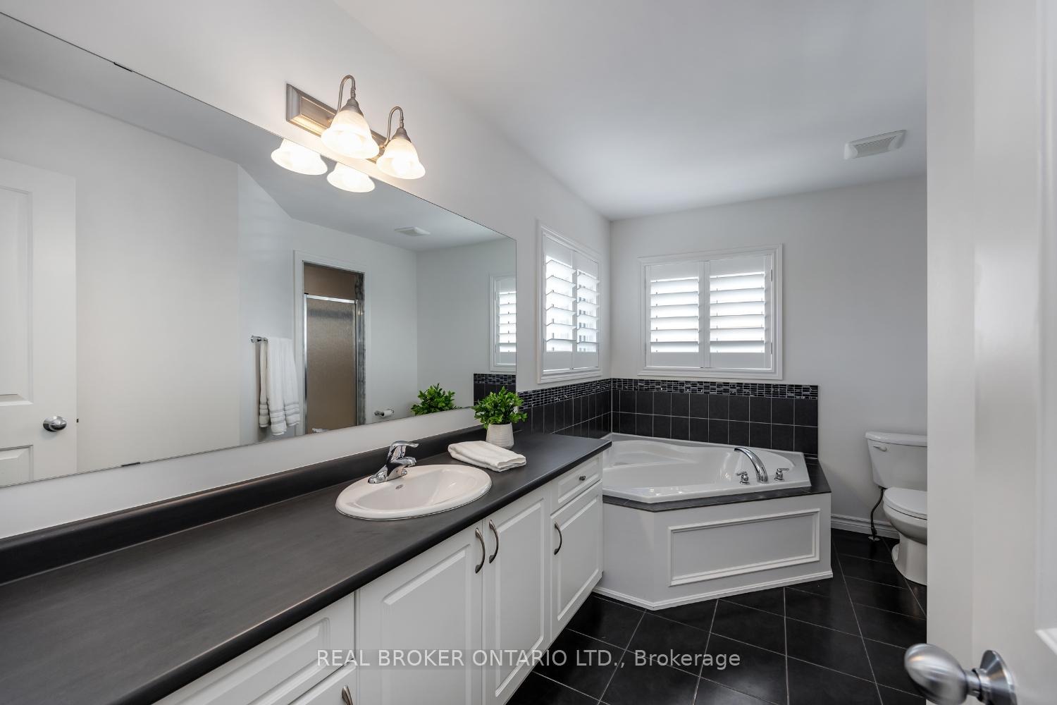 Photo 21 of 94 Sumersford Drive, Clarington, Bowmanville — HOMEH