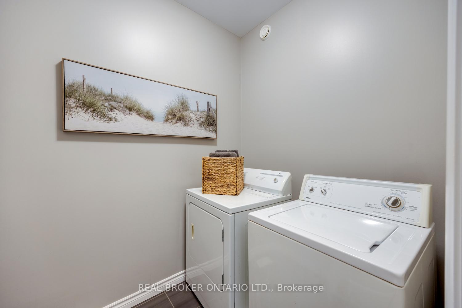 Photo 25 of 94 Sumersford Drive, Clarington, Bowmanville — HOMEH