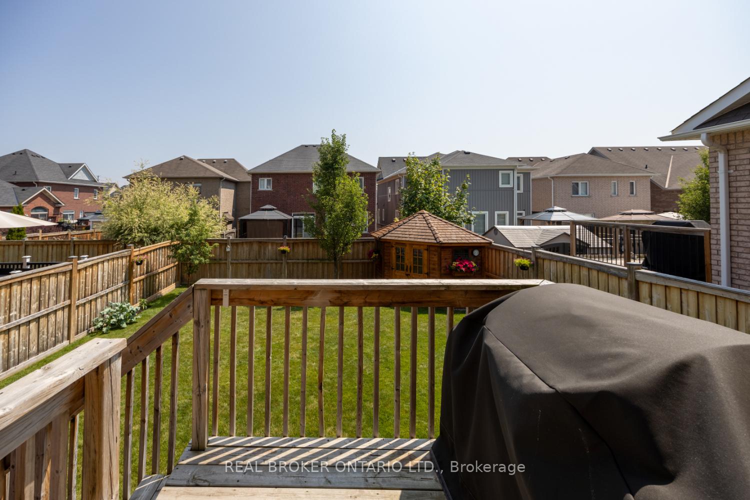 Photo 32 of 94 Sumersford Drive, Clarington, Bowmanville — HOMEH