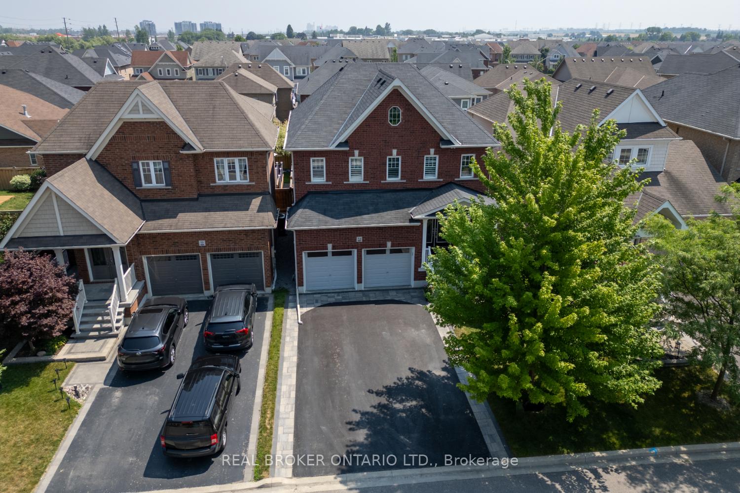 Photo 35 of 94 Sumersford Drive, Clarington, Bowmanville — HOMEH