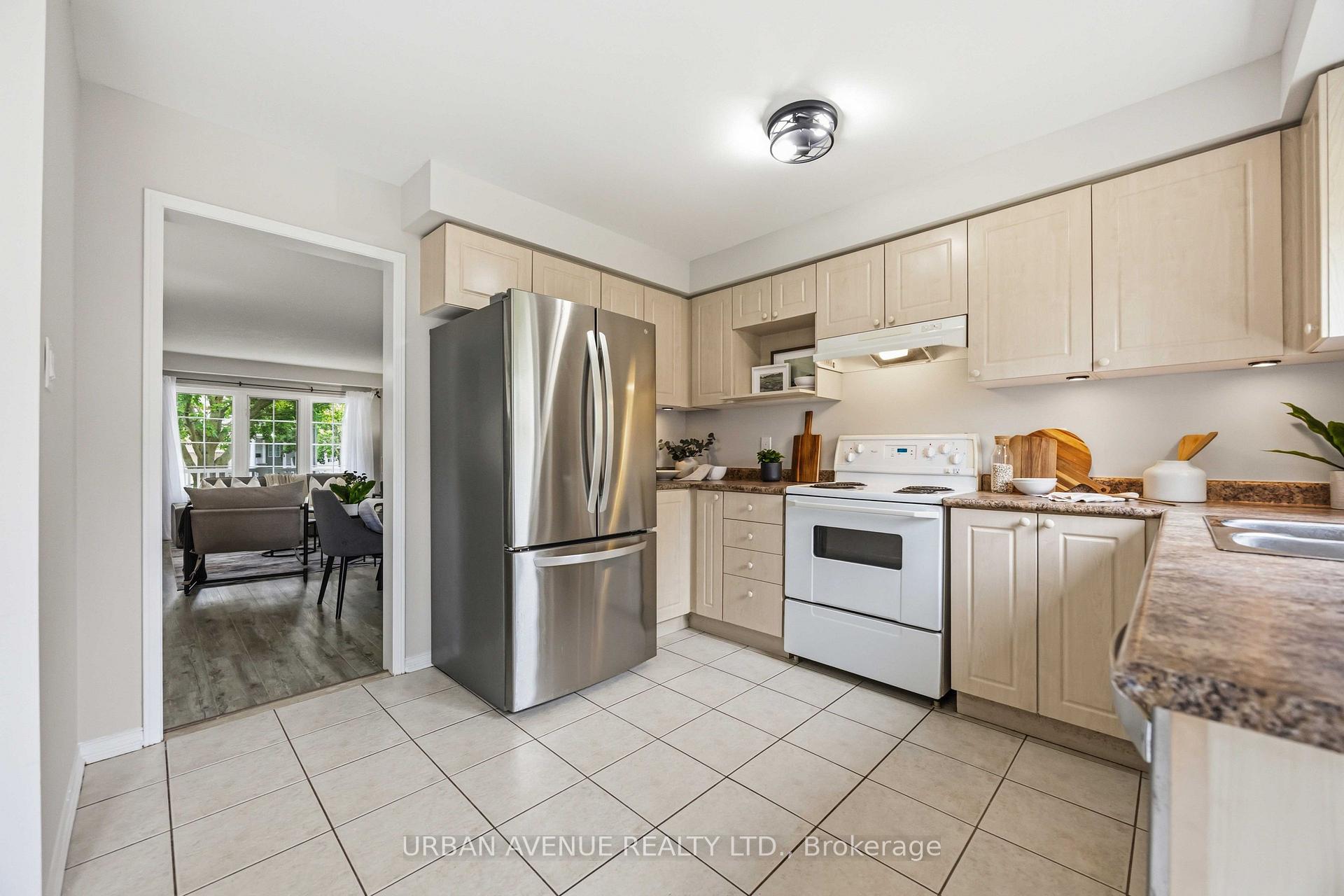 Photo 18 of 1380 Linstead Street, Oshawa, Taunton — HOMEH