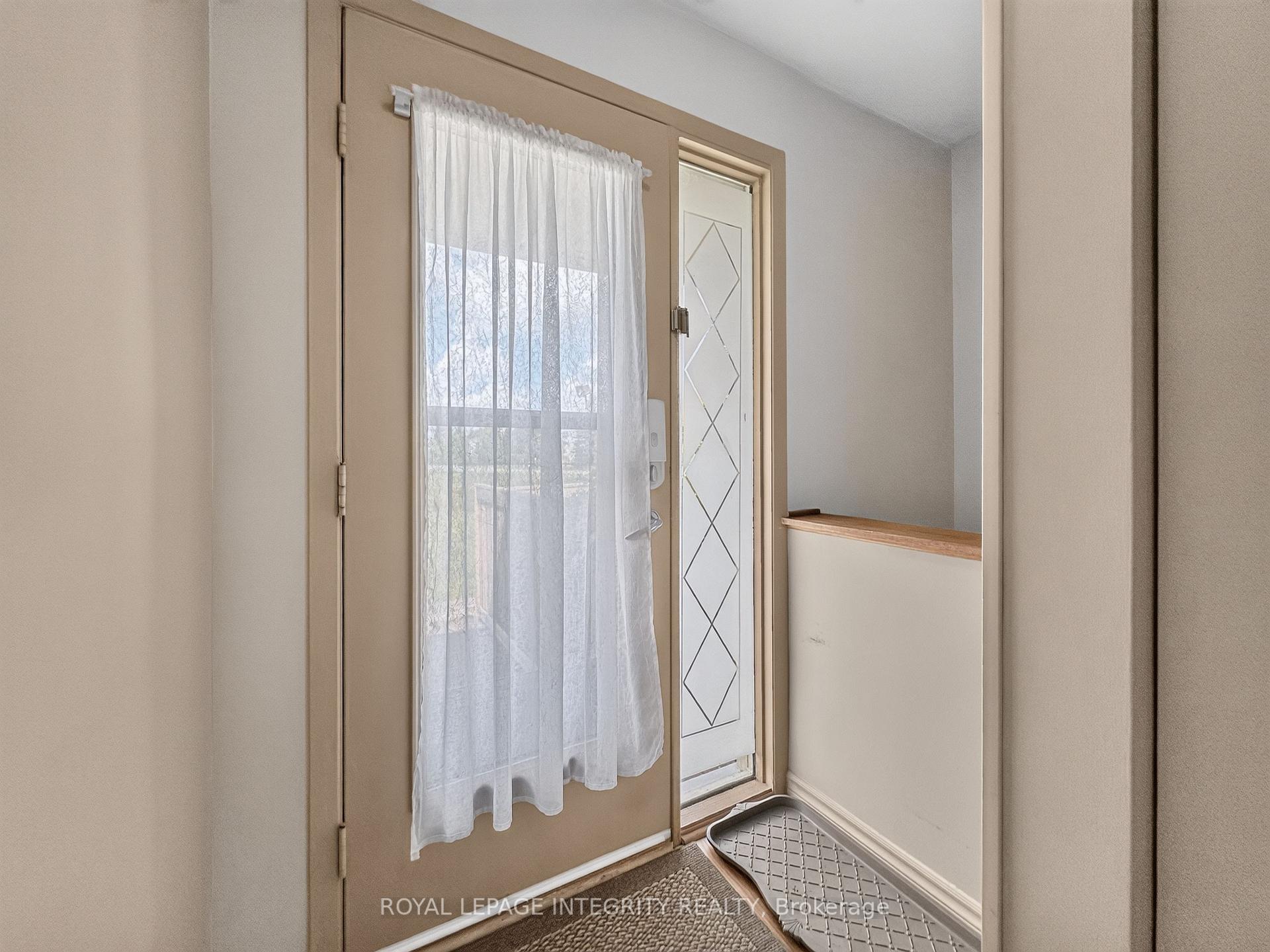 Photo 5 of Unit 106, 1720 Marsala Crescent, Ottawa, Fallingbrook/Pineridge — HOMEH