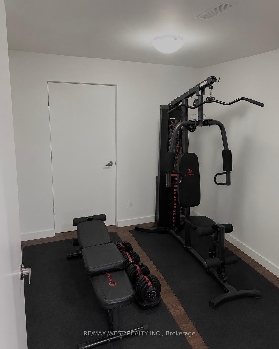 Photo 8 of Unit Lower, 41 Westroyal Road, Etobicoke, Kingsview Village-The Westway — HOMEH