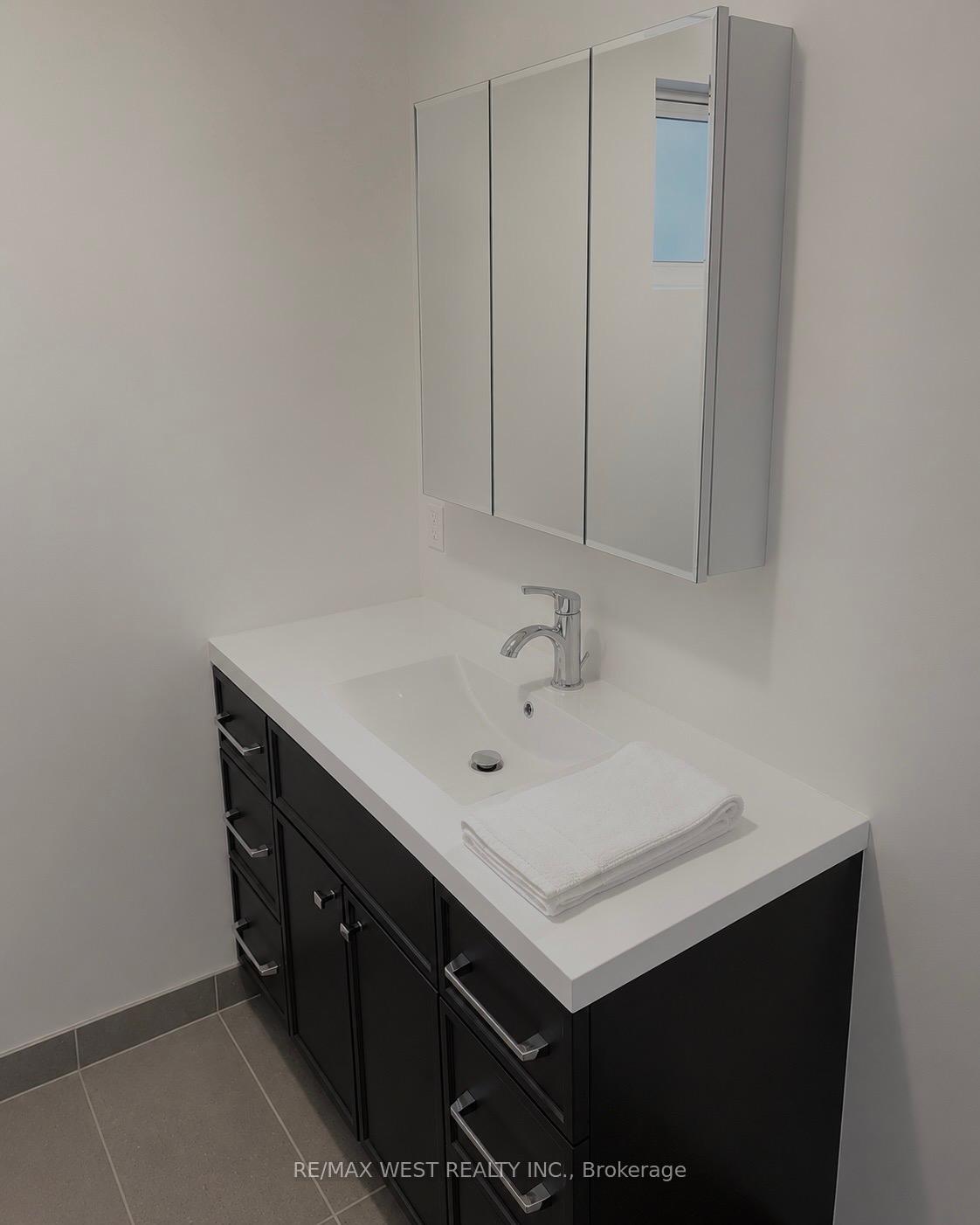 Photo 10 of Unit Lower, 41 Westroyal Road, Etobicoke, Kingsview Village-The Westway — HOMEH