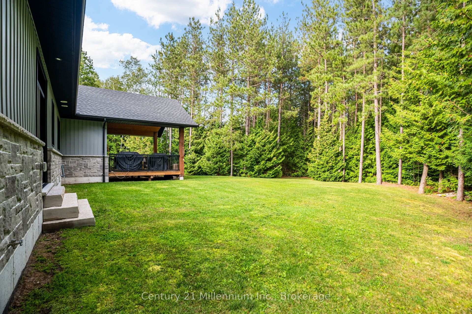 Photo 23 of 17 Phillips Place, South Bruce Peninsula — HOMEH