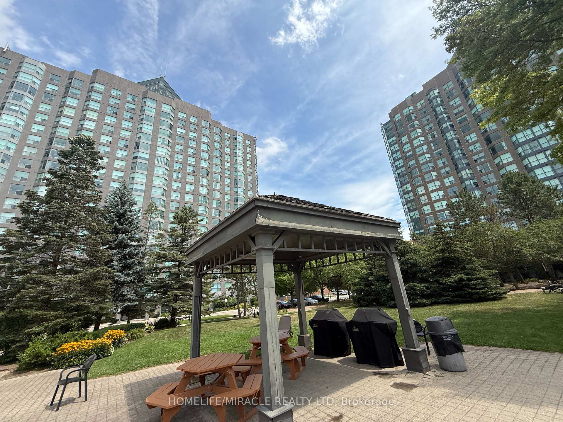 Photo of Unit 609, 2177 Burnhamthorpe Road