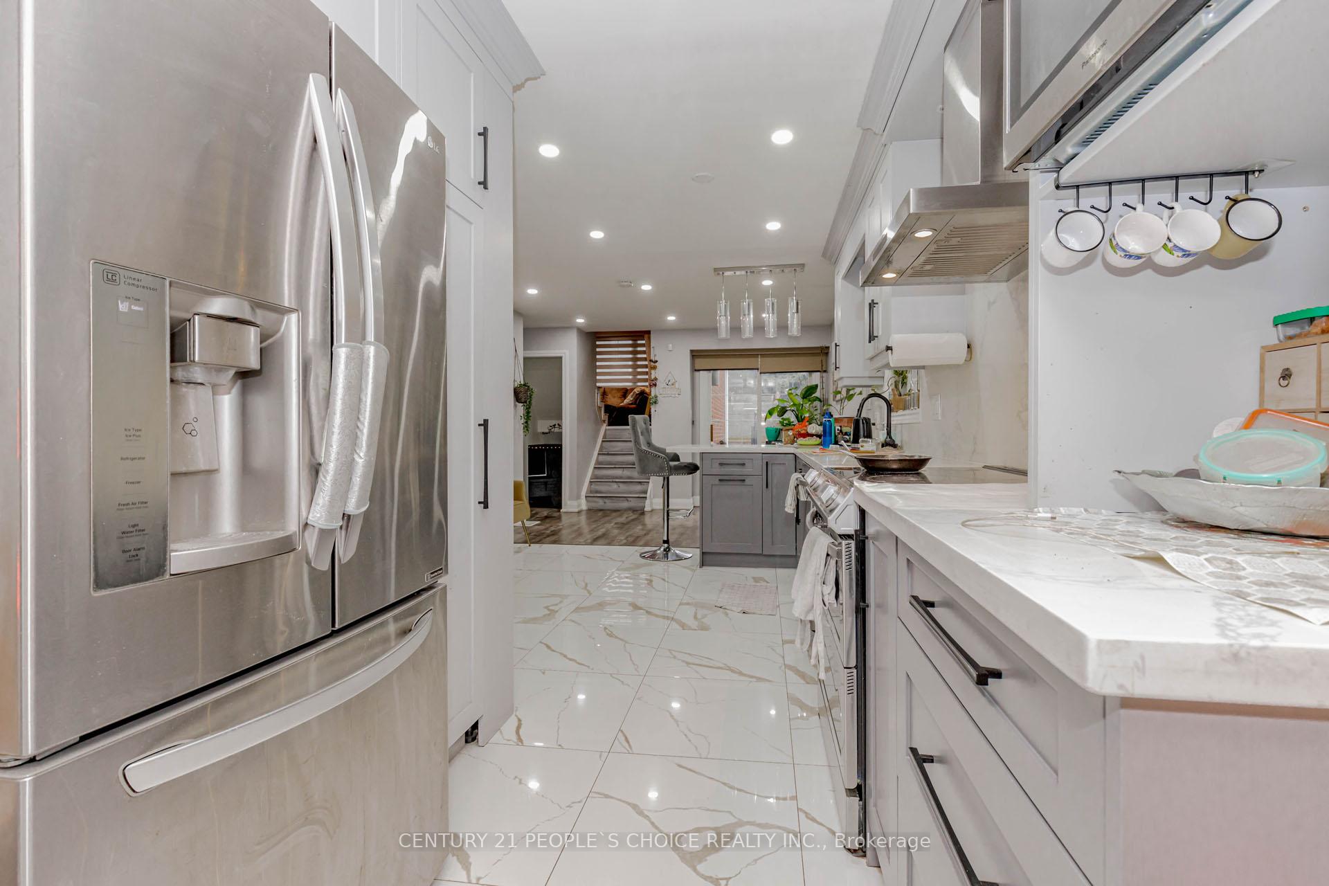 Photo 9 of 32 Elderwood Place, Brampton, Brampton North — HOMEH