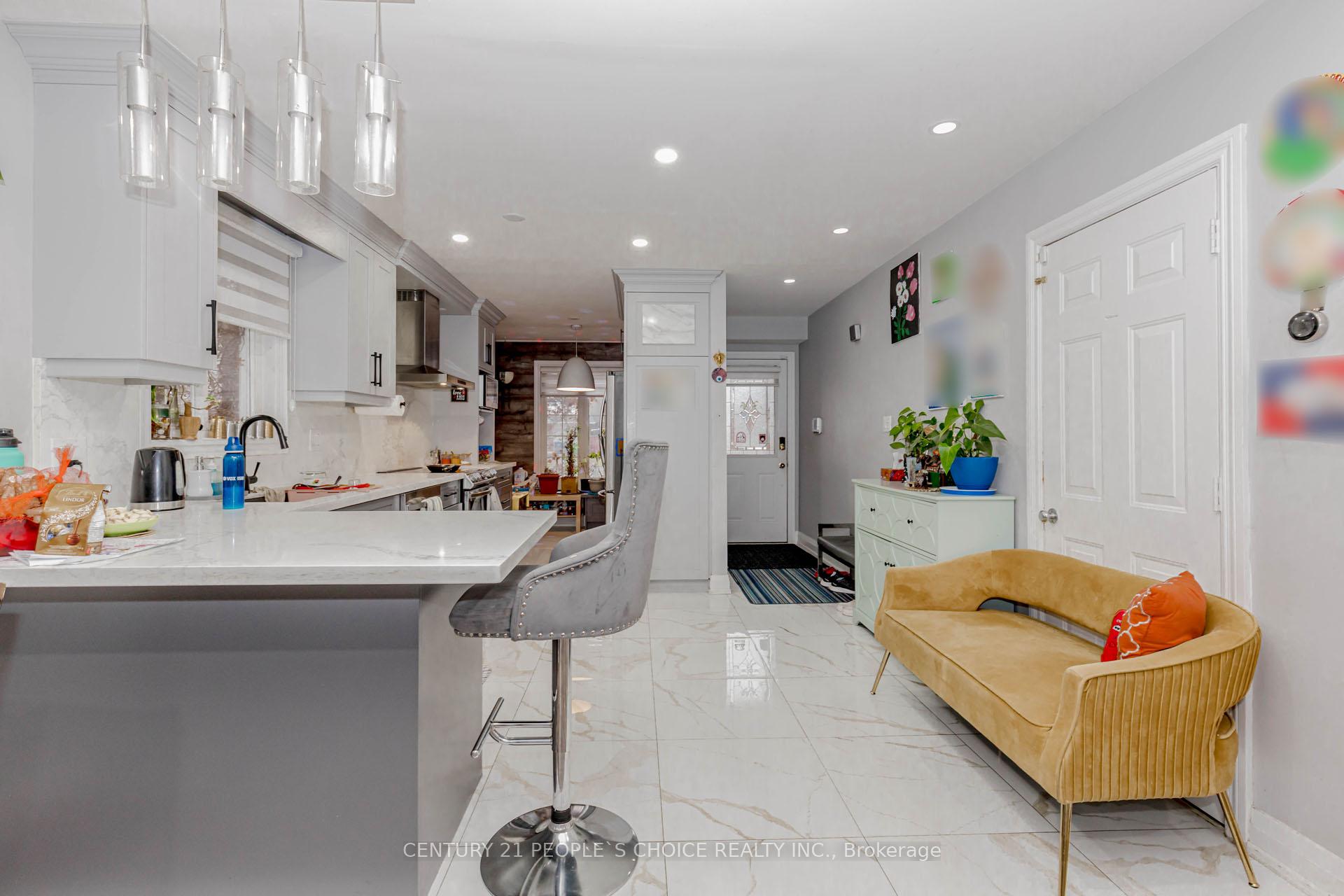 Photo 12 of 32 Elderwood Place, Brampton, Brampton North — HOMEH