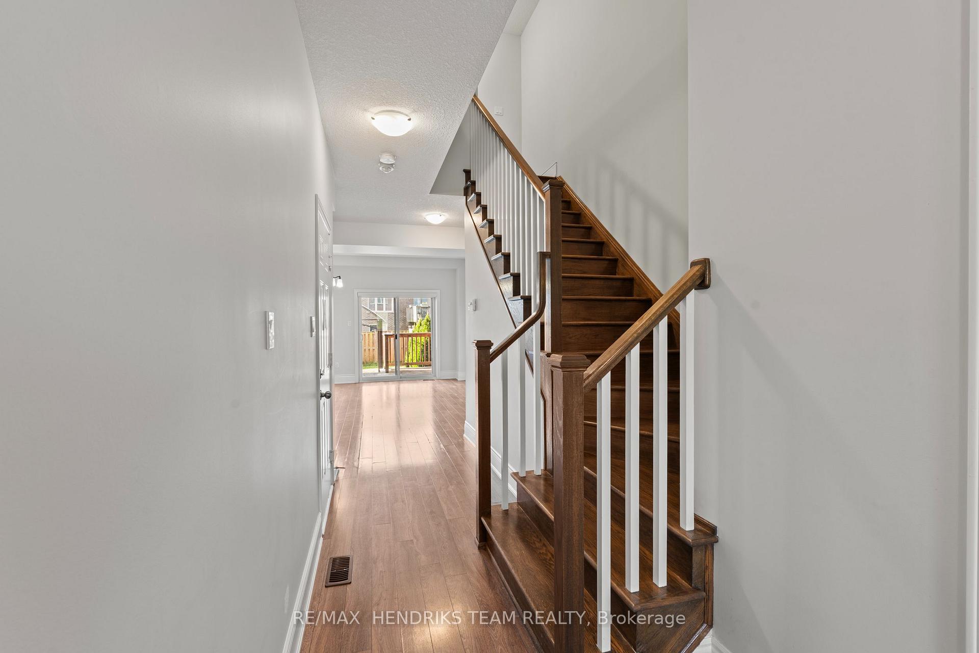 Photo 6 of 35 Sunset Way, Thorold, Rolling Meadows — HOMEH