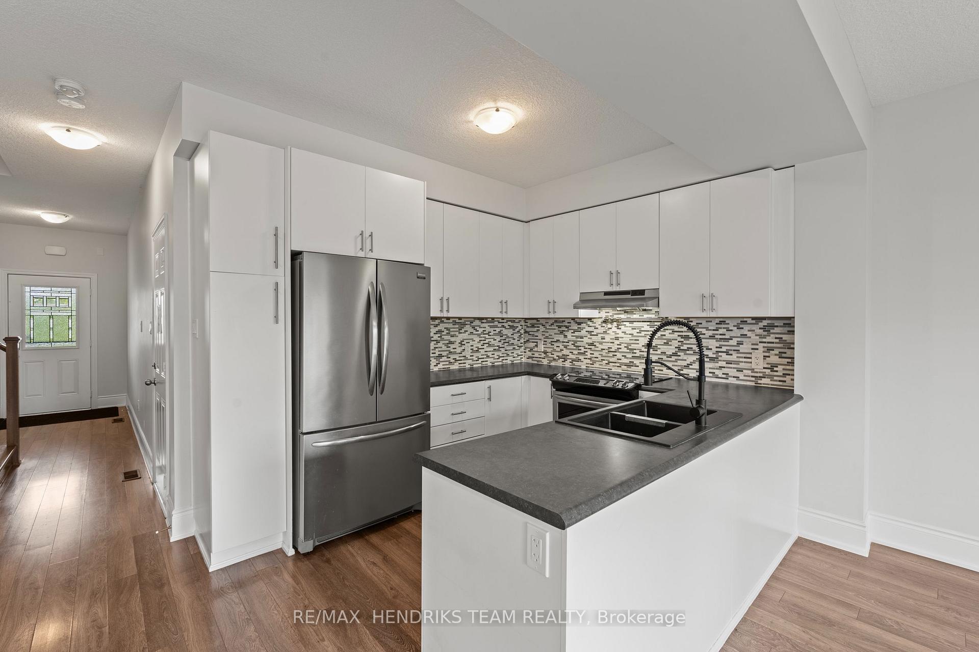 Photo 7 of 35 Sunset Way, Thorold, Rolling Meadows — HOMEH