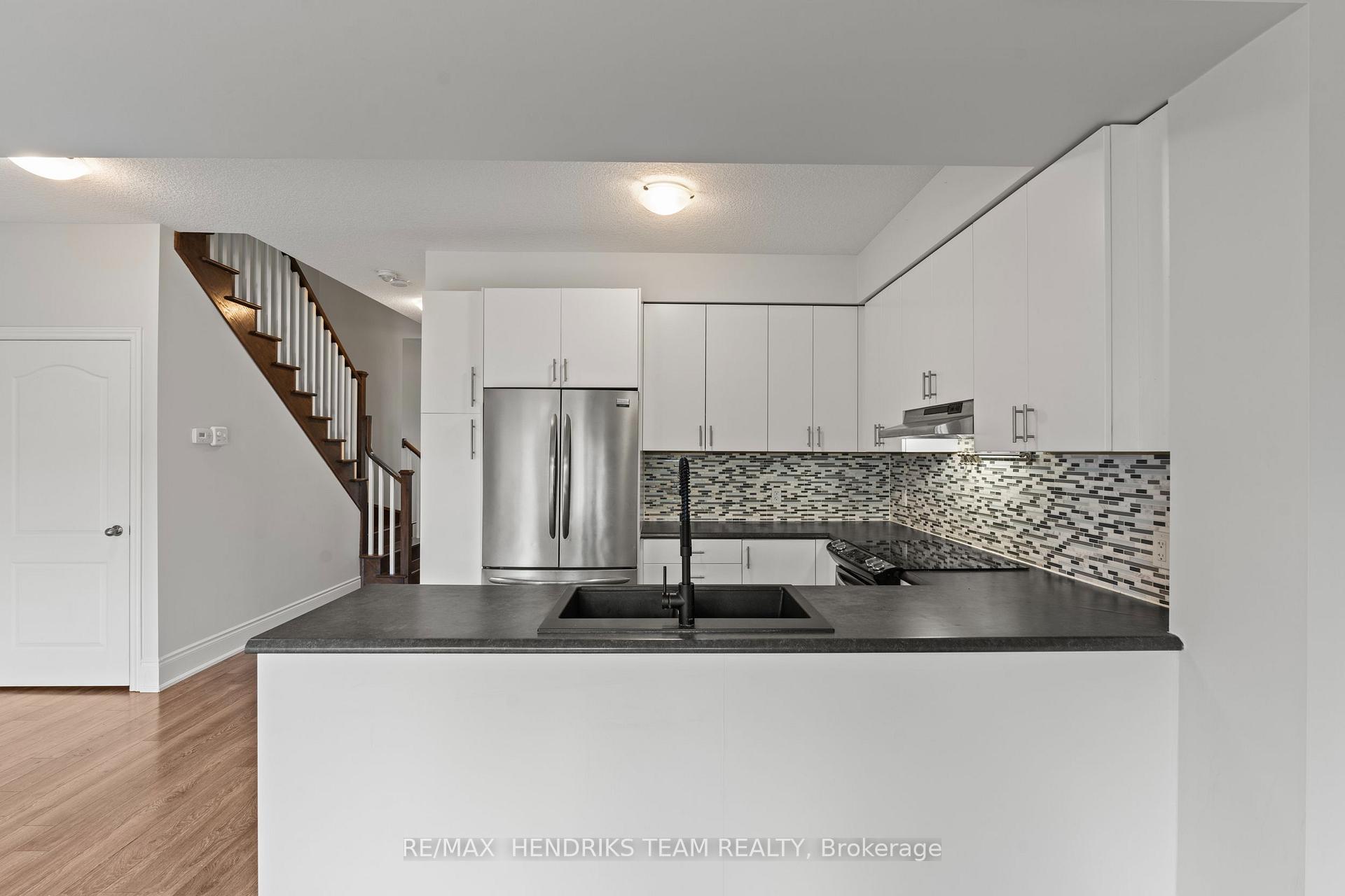 Photo 9 of 35 Sunset Way, Thorold, Rolling Meadows — HOMEH