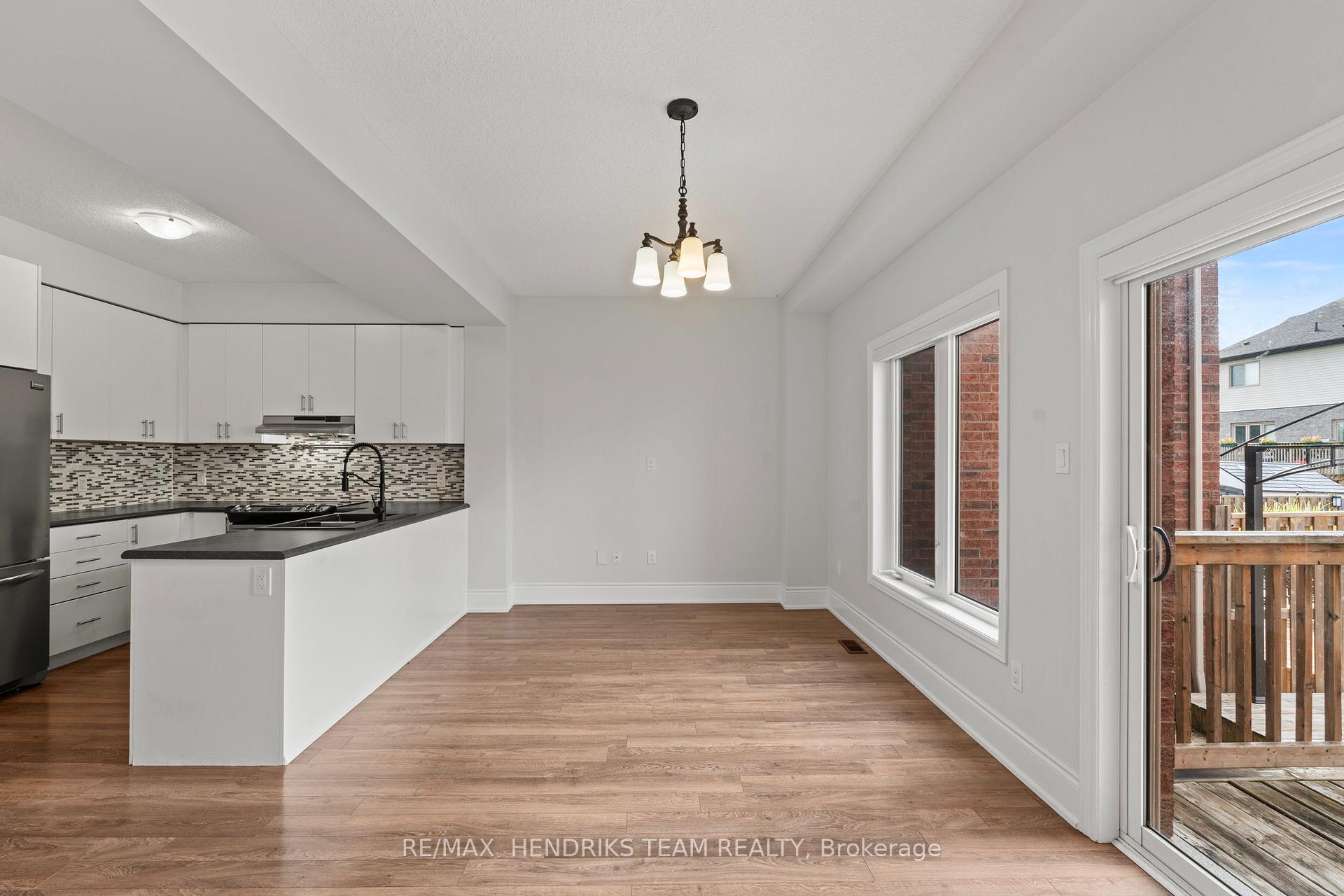 Photo 12 of 35 Sunset Way, Thorold, Rolling Meadows — HOMEH