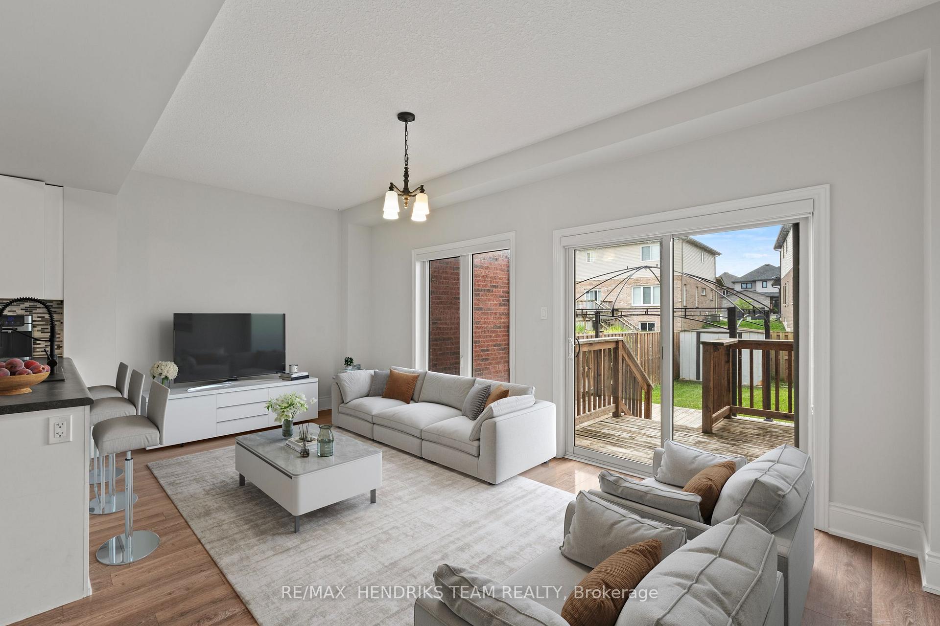 Photo 13 of 35 Sunset Way, Thorold, Rolling Meadows — HOMEH