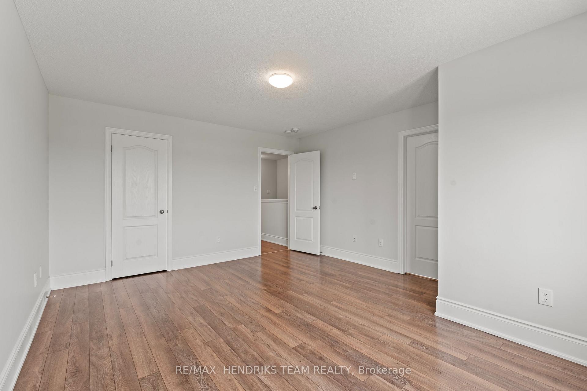 Photo 17 of 35 Sunset Way, Thorold, Rolling Meadows — HOMEH