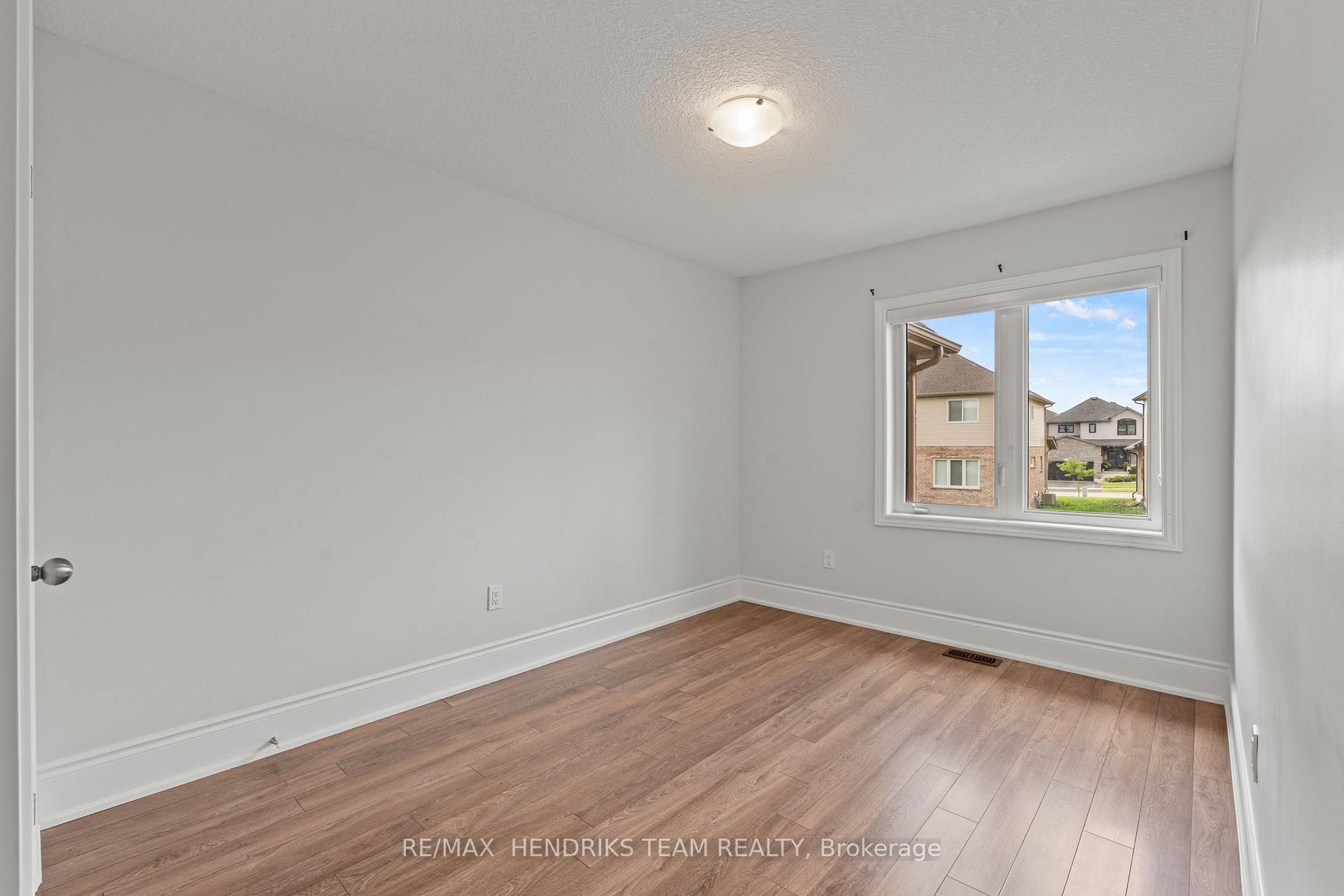 Photo 21 of 35 Sunset Way, Thorold, Rolling Meadows — HOMEH