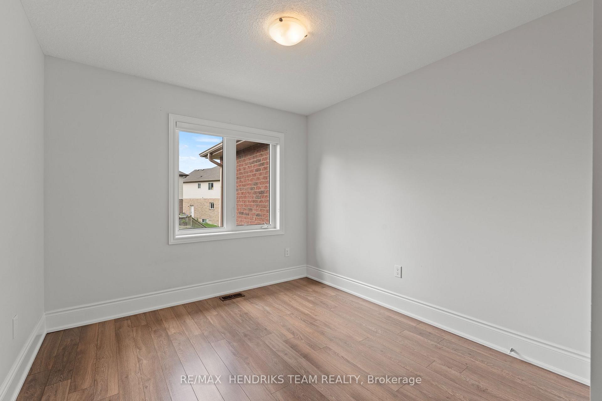 Photo 23 of 35 Sunset Way, Thorold, Rolling Meadows — HOMEH