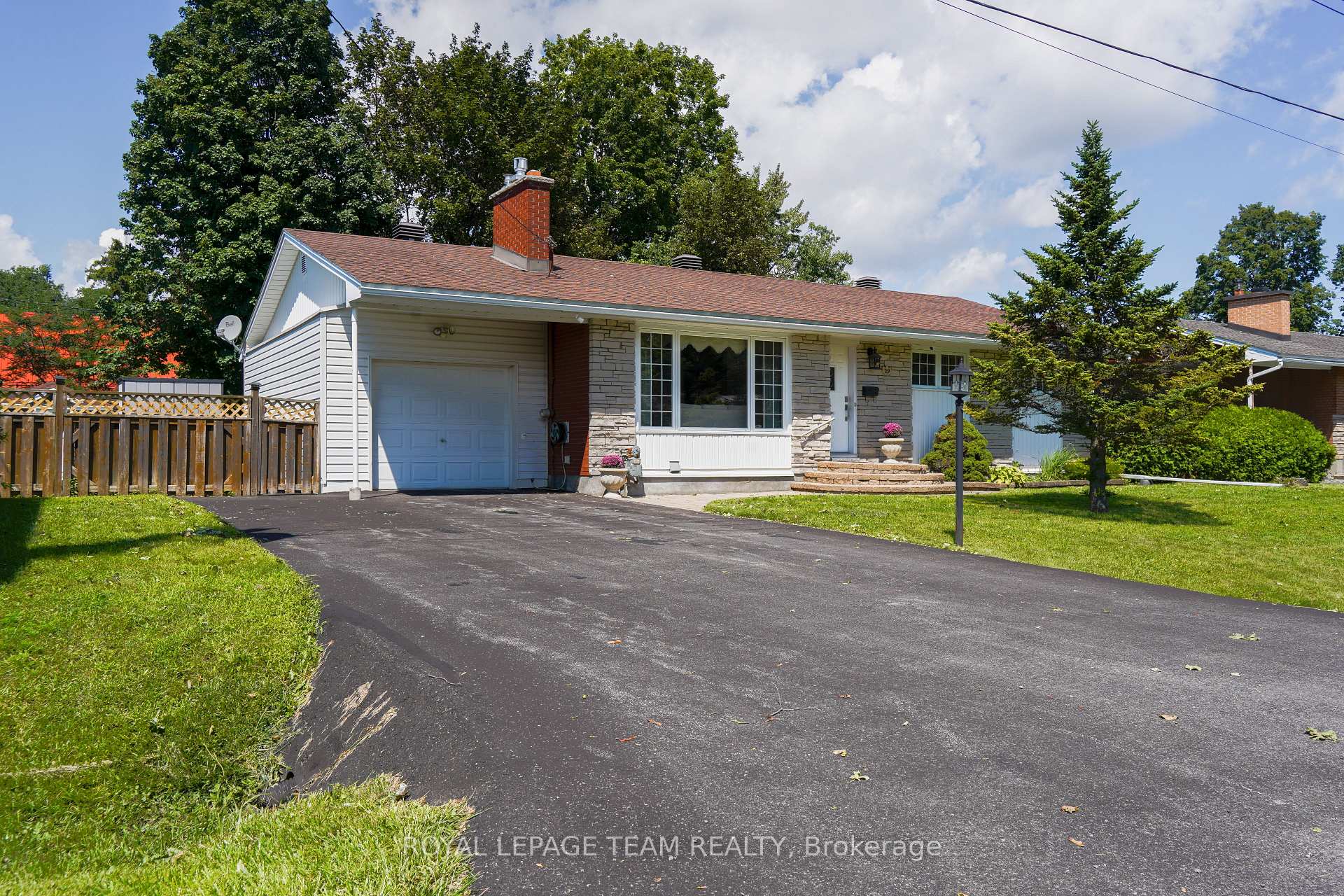 Photo 1 of 29 Epworth Avenue, Ottawa, Meadowlands/St. Claire Gardens — HOMEH