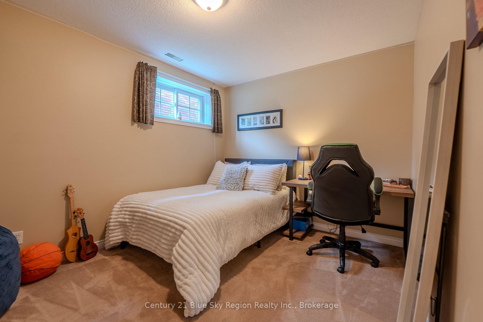 Photo 31 of 48 Tupper Drive, North Bay, Airport — HOMEH