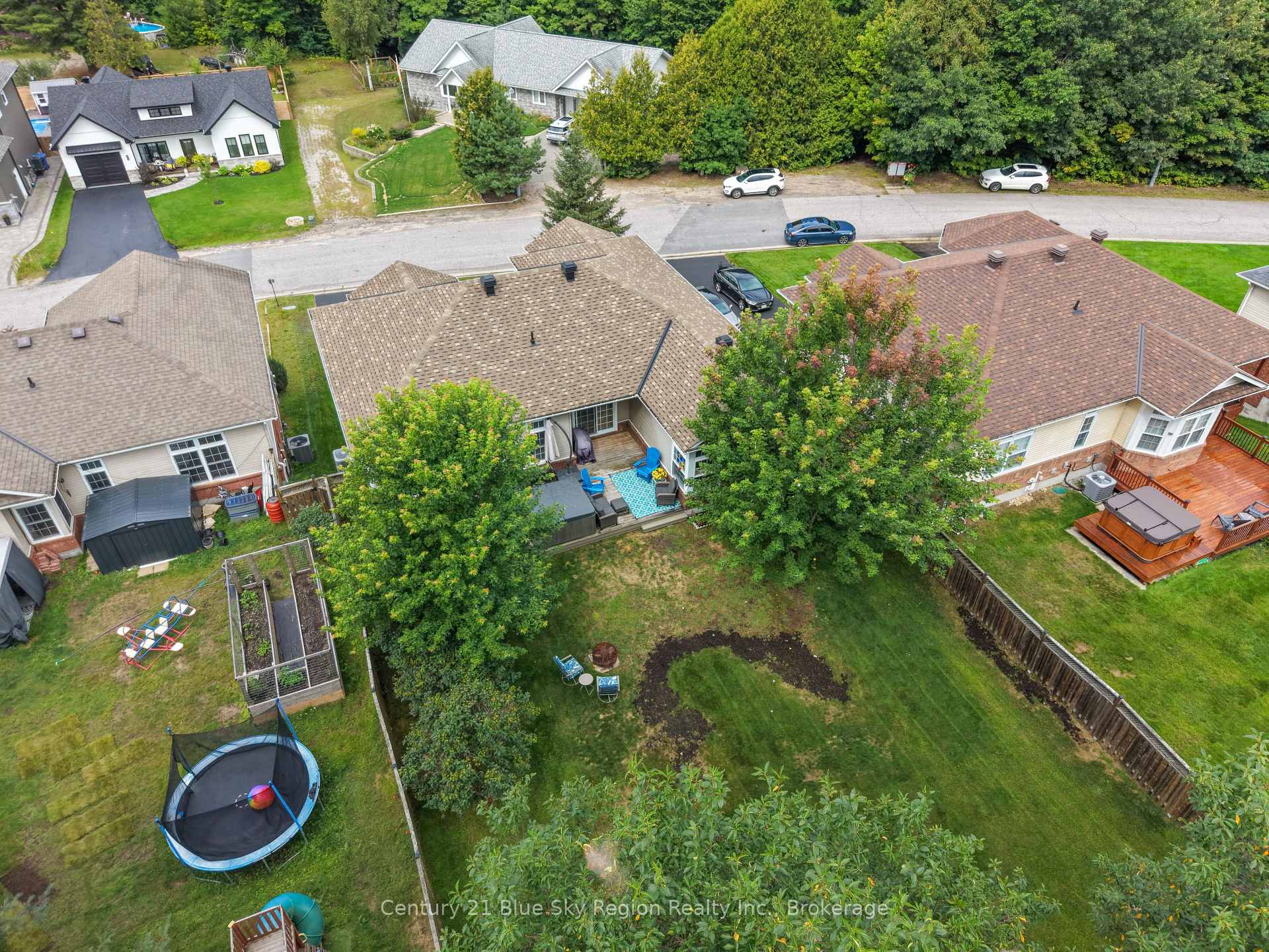 Photo 43 of 48 Tupper Drive, North Bay, Airport — HOMEH