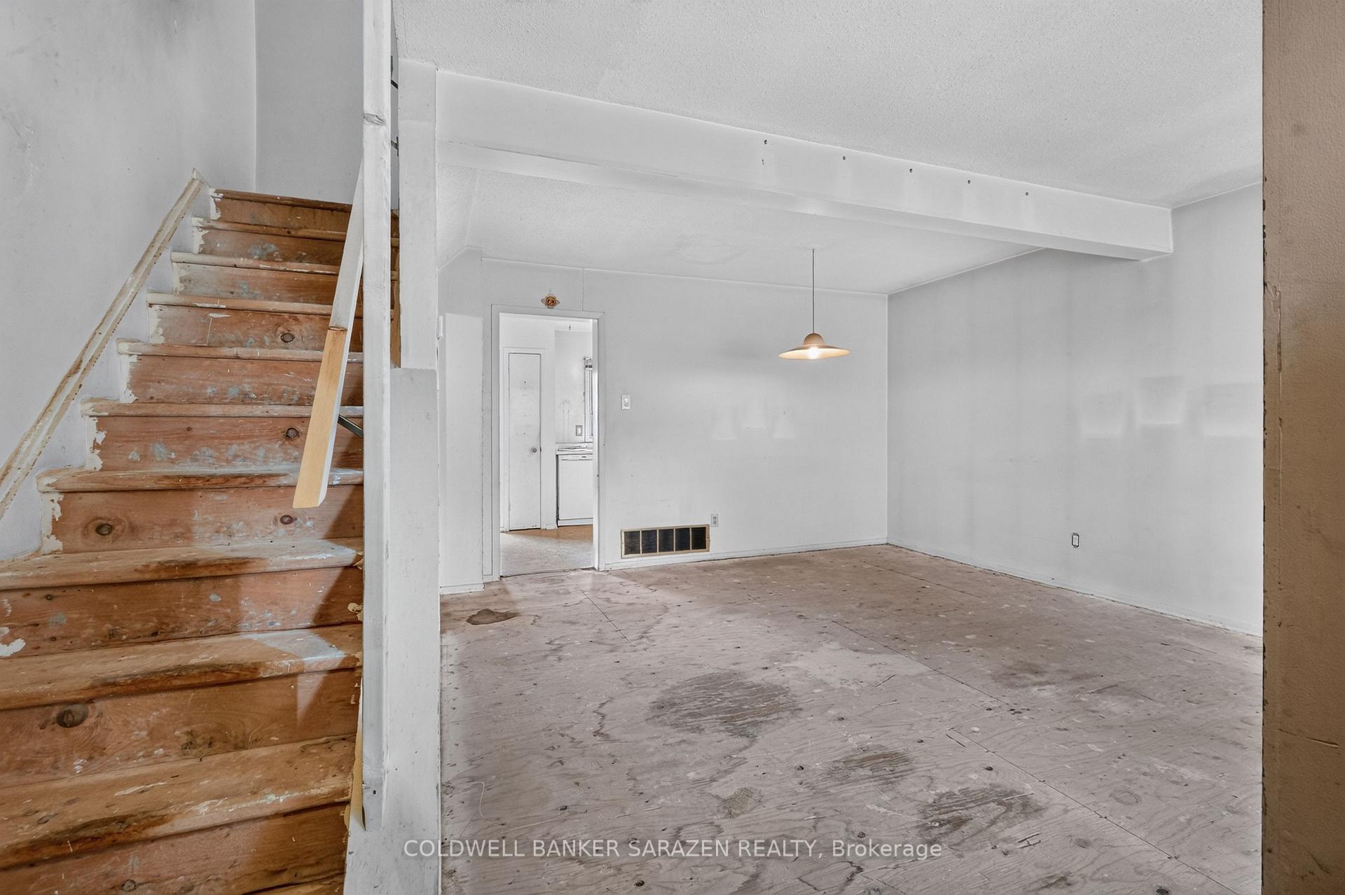 Photo 7 of 2027 Kelden Crescent, Ottawa, Blackburn Hamlet (South) — HOMEH